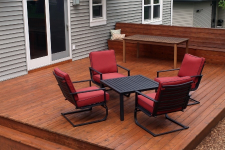 Deck Cleaning & Refinishing